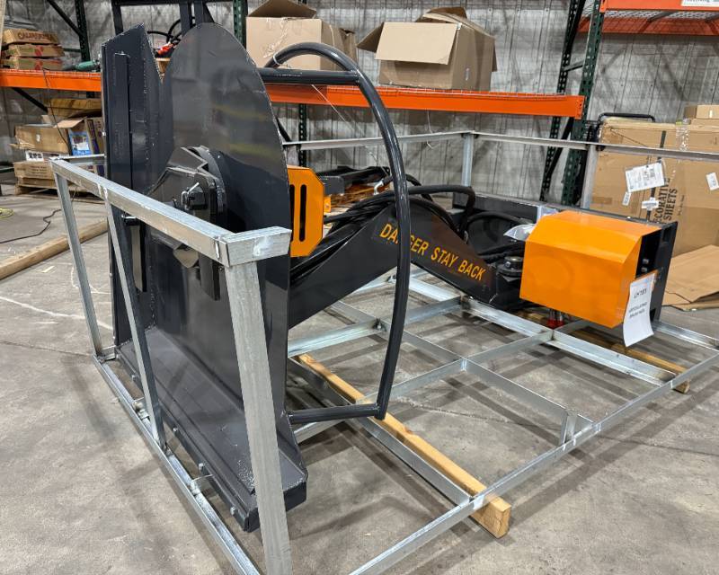 lot 52 image: Landhonor Articulating Brush Cutter