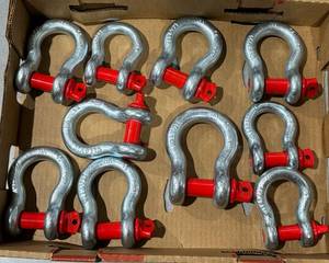 lot 256 image: Clevis Assortment 1 Inch and Smaller (quantity as shown)