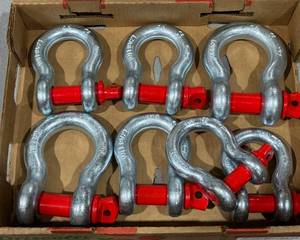 lot 254 image: Clevis Assortment 1 Inch and Larger (quantity as shown)