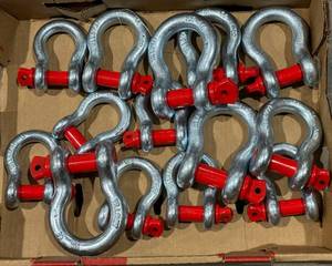lot 257 image: Clevis Assortment 1 Inch and Smaller (quantity as shown)