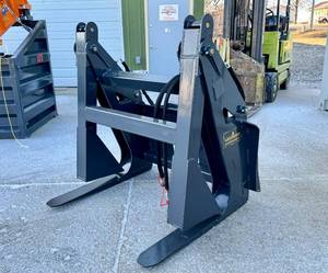lot 32 image: Landhonor Fork Grapple Attachment