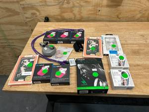 lot 87 image: Lot of Various Phone Accessories