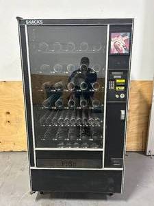 lot 5 image: SNACKSHOP 123A Vending Machine