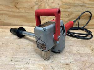 lot 37 image: MILWAUKEE 7.5 Amp 12 in. Hole Hawg Heavy-Duty Corded Drill (1675-1)
