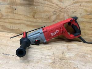 lot 39 image: MILWAUKEE 8 Amp Corded 1 in. SDS D-Handle Rotary Hammer