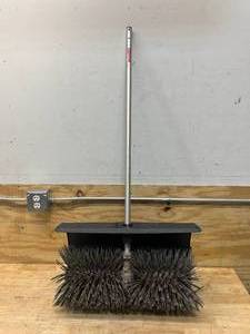 lot 100 image: MILWAUKEE M18 FUEL QUIK-LOK Bristle Brush Attachment