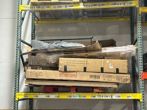 lot 120 image: Salvage Pallet