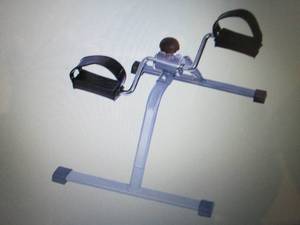 lot 62 image: Wakeman Fitness Pedal Exerciser wit...