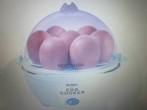 lot 93 image: Nostalgia Premium 7-Egg Cooker - Aq...
