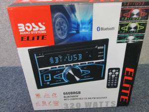 lot 99 image: Boss Elite 320-Watt CDMP3USB Car ...