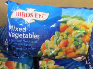 lot 292 image: 12- 16 oz pkg FROZEN Birds Eye Clas...