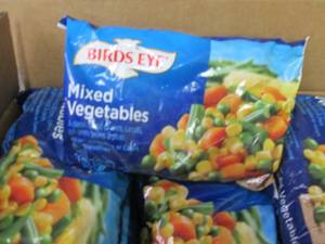 lot 298 image: 12- 16 oz pkg FROZEN Birds Eye Clas...