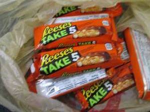 lot 328 image: 12- 1.5 oz Reeses Take 5...