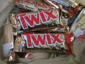 lot 330 image: 12- 1.79 oz Twix Bars...