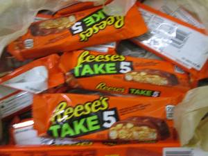 lot 335 image: 12- 1.5 oz Reeses Take 5...