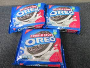 lot 400 image: 3- 14.03 oz Oreos Double Stuf...
