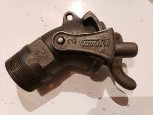 lot 23 image: vintage 2 barrel valve