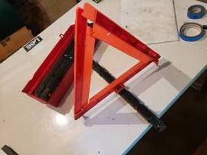 lot 53 image: highway warning triangle kit