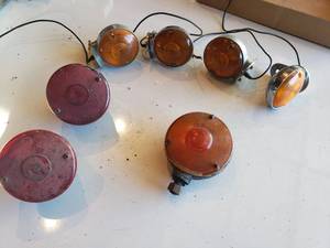 lot 58 image: 7 vintage clearance lights