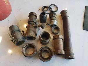 lot 63 image: miscellaneous lot of pipe fittings