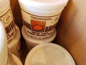lot 76 image: partial case of sun brite all purpose cleaner