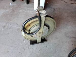 lot 121 image: bulk oil hose real and metered nozzle