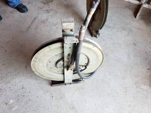 lot 122 image: bulk oil hose real and metered nozzle