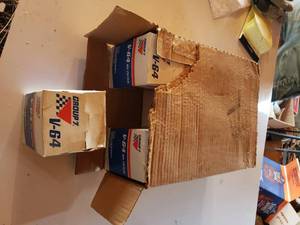 lot 157 image: full case of GROUP-7 oil filters filter # V-64