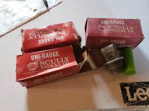 lot 185 image: (3) SCULLY uni-gauge fuel barrel gauges
