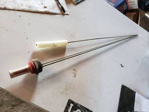 lot 190 image: 1 new fuel barrel gauge