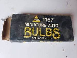 lot 218 image: box of 1157 bulbs