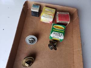 lot 226 image: lot of new thermostats