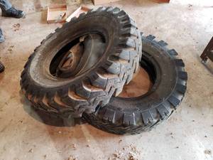 lot 255 image: (2) used 9.00-20 truck tires