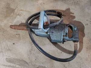 lot 273 image: CHICAGO PNEUMATIC 1 drive impact gun