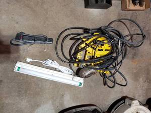 lot 305 image: assortment of electrical items