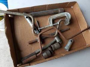 lot 325 image: lot of tools