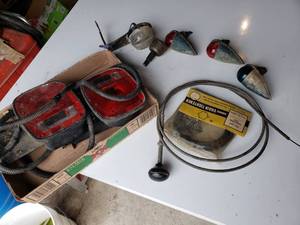 lot 328 image: vintage truck clearance lights and newer tail lights