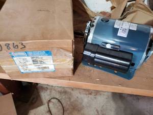 lot 334 image: NEW FASCO electric motor see picks for specs