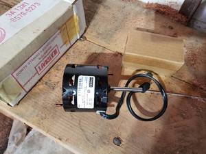 lot 339 image: NEW FASCO blower motor see picks for specs
