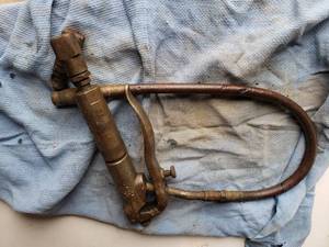 lot 362A image: Auto Grease Gun for Auto Greaser