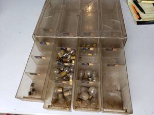 lot 364 image: assortment of automotive light bulbs some 12v and some 6v