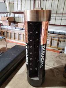 lot 393 image: DURACELL rotating retail battery display