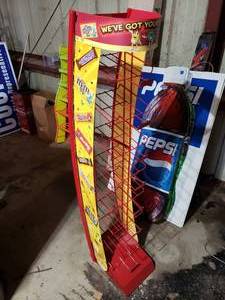 lot 395 image: retail candy display shelf