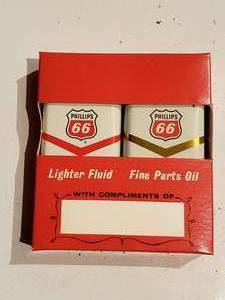 lot 426 image: vintage PHILLIPS 66 customer appreciation gift boxes