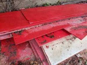 lot 412 image: Random Pieces of Red Acrylic