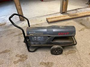 lot 21 image: Procom 220VT 160-220 BTU Heater