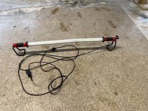 lot 34 image: Saber 5 Shop Light