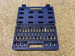 lot 39 image: Williams Socket Set