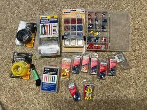 lot 61 image: Electrical Connectors & Wire
