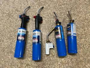 lot 62 image: Torches & Propane Tanks